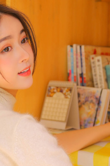 男生靠女生